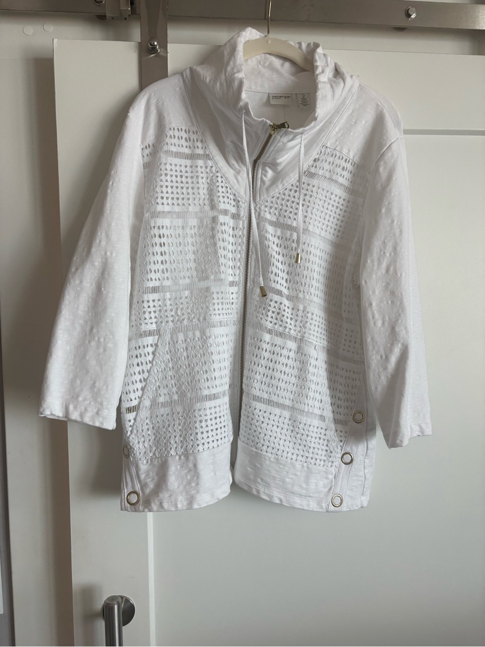Zenergy by Chico’s White Lightweight Crochet Zip-Front Jacket. Chicos size 2